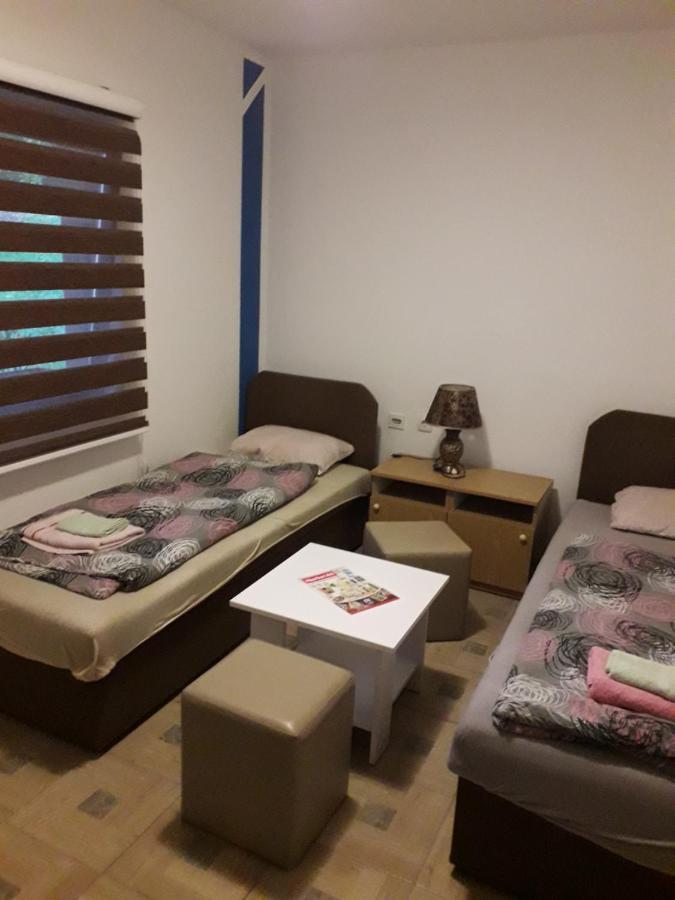 Hostel Topic Μπάνια Λούκα Εξωτερικό φωτογραφία