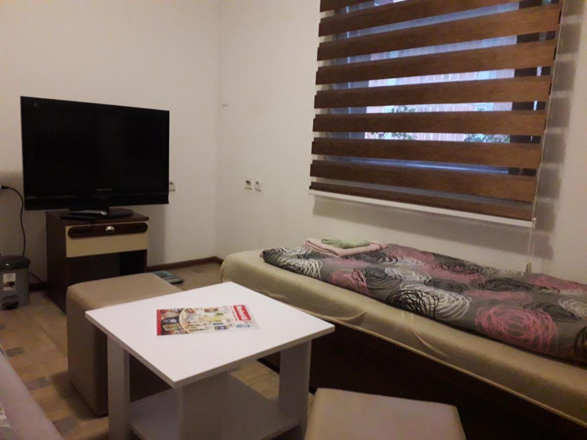 Hostel Topic Μπάνια Λούκα Εξωτερικό φωτογραφία