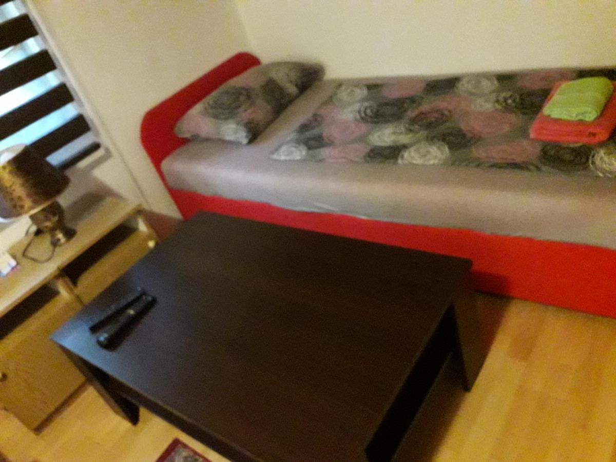 Hostel Topic Μπάνια Λούκα Εξωτερικό φωτογραφία