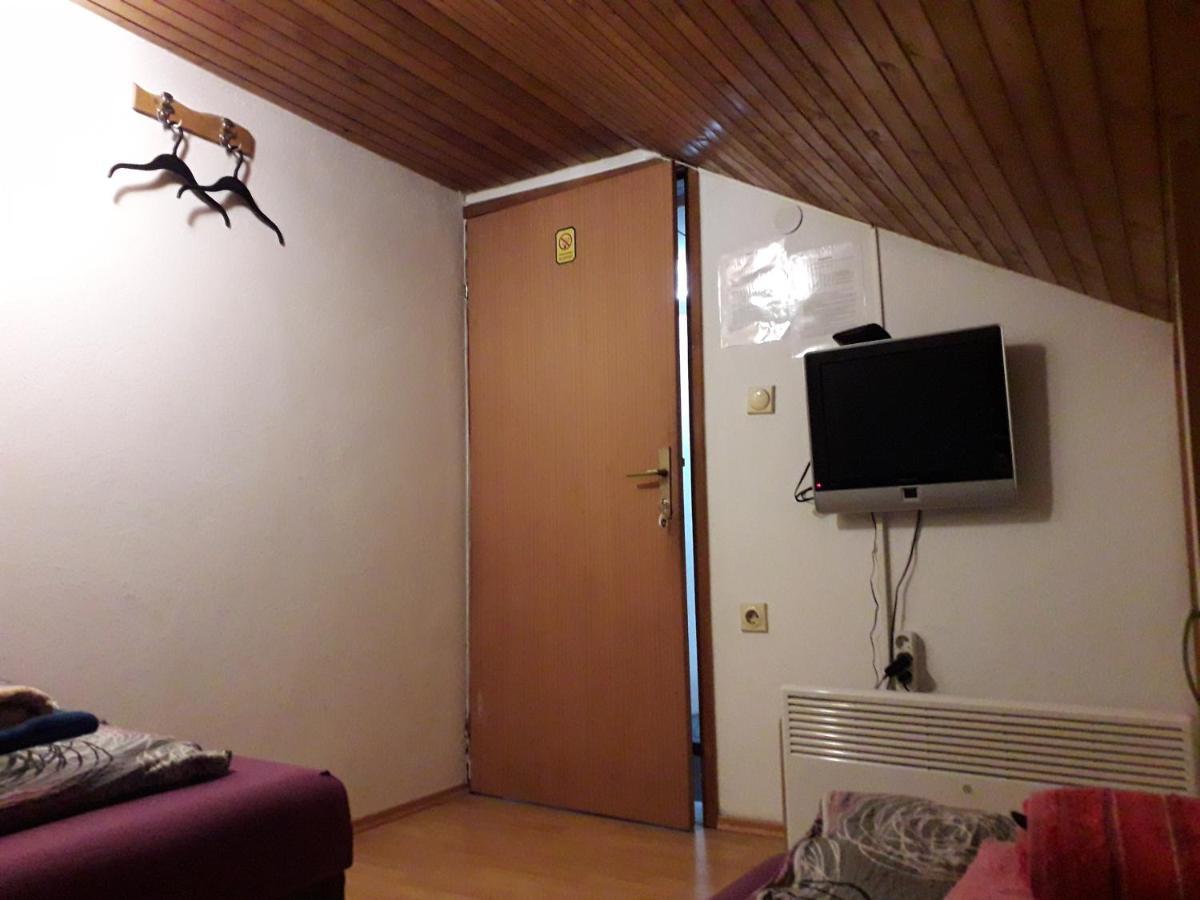 Hostel Topic Μπάνια Λούκα Εξωτερικό φωτογραφία