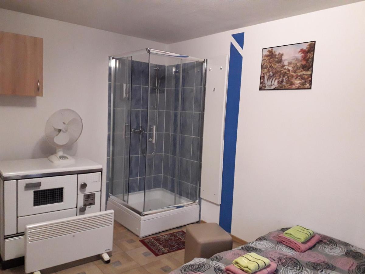 Hostel Topic Μπάνια Λούκα Εξωτερικό φωτογραφία