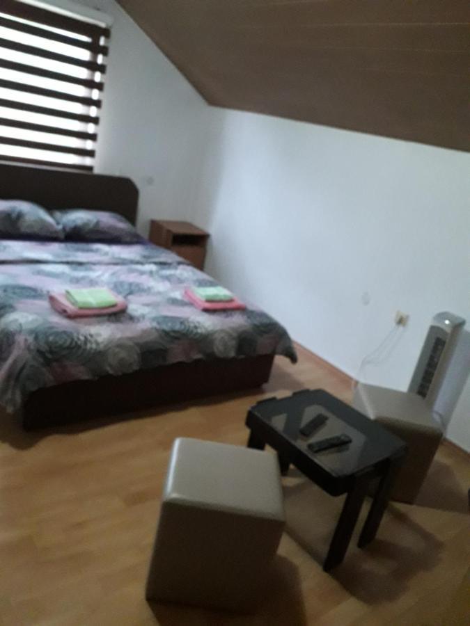 Hostel Topic Μπάνια Λούκα Εξωτερικό φωτογραφία