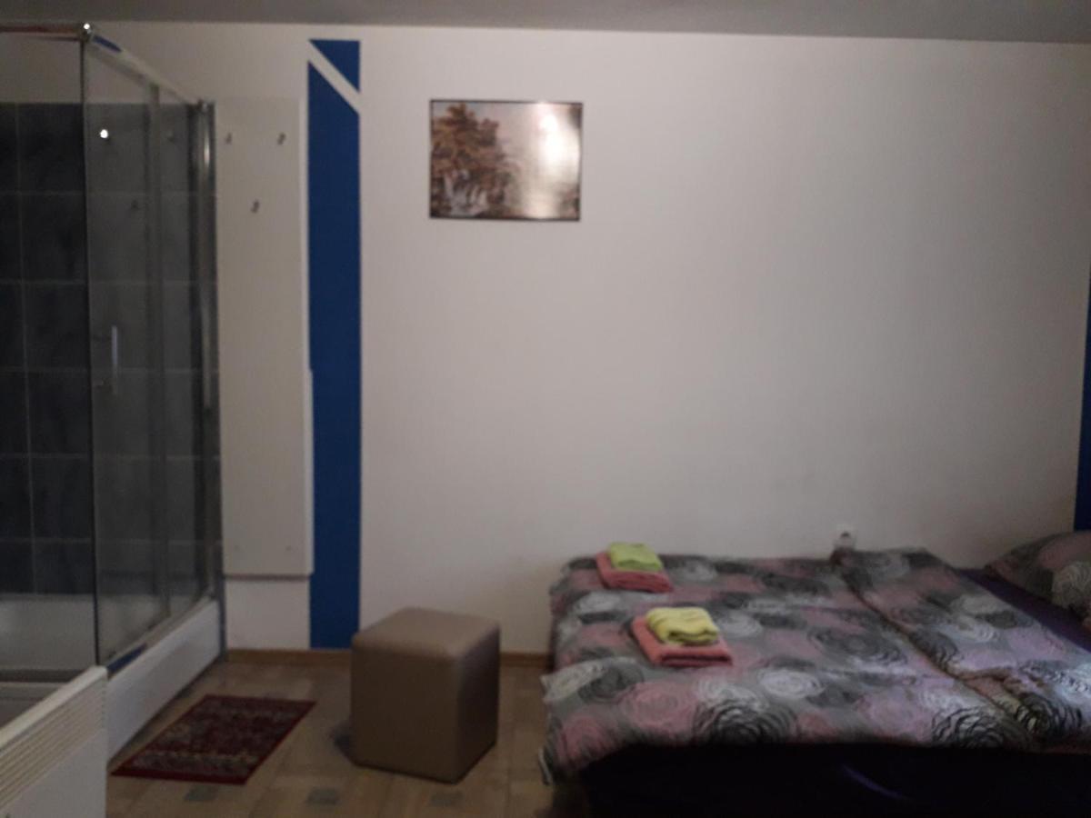 Hostel Topic Μπάνια Λούκα Εξωτερικό φωτογραφία