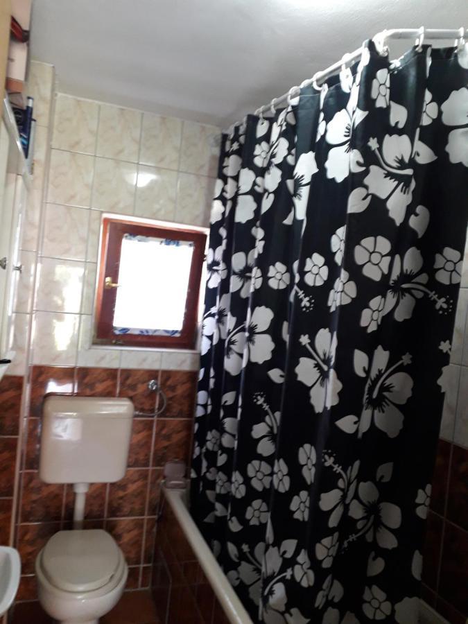 Hostel Topic Μπάνια Λούκα Εξωτερικό φωτογραφία