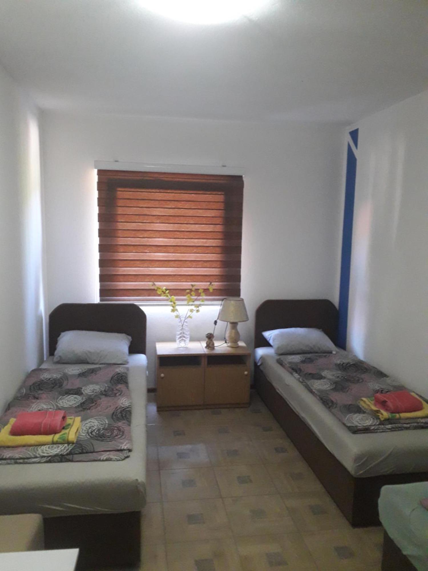 Hostel Topic Μπάνια Λούκα Δωμάτιο φωτογραφία