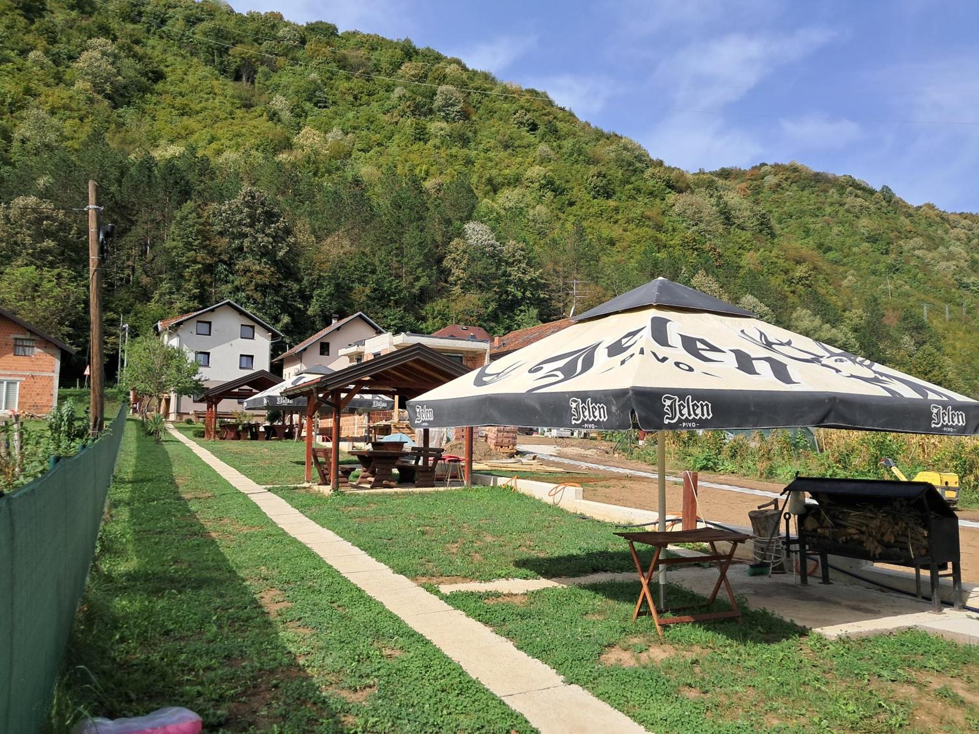 Hostel Topic Μπάνια Λούκα Εξωτερικό φωτογραφία