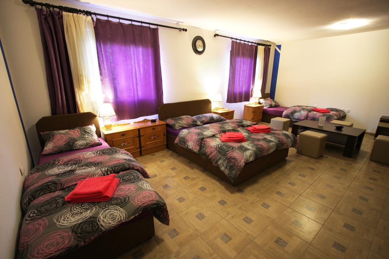 Hostel Topic Μπάνια Λούκα Εξωτερικό φωτογραφία