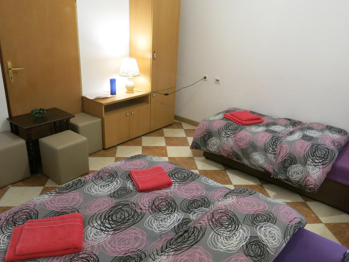 Hostel Topic Μπάνια Λούκα Εξωτερικό φωτογραφία