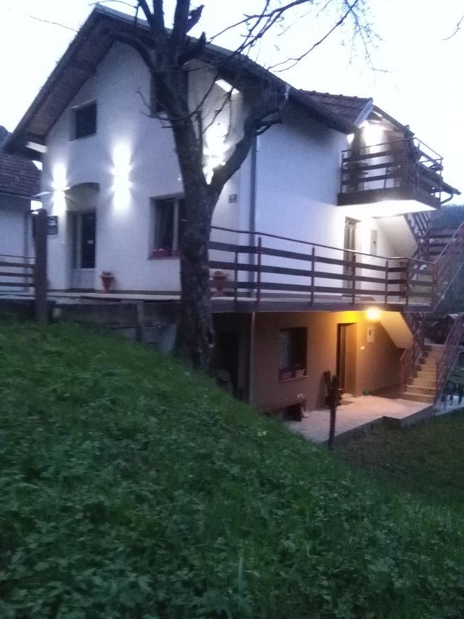 Hostel Topic Μπάνια Λούκα Εξωτερικό φωτογραφία